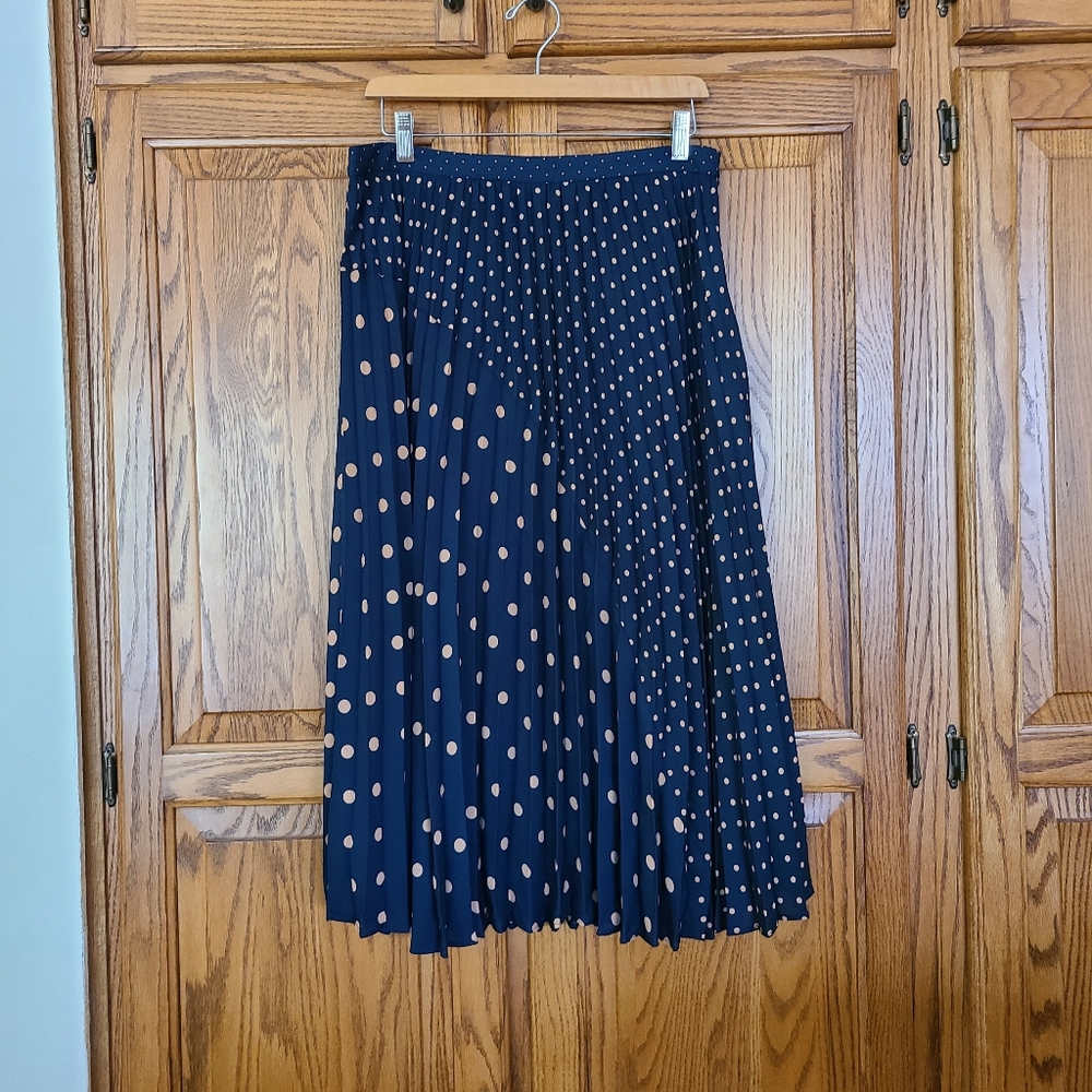 NWT Banana Republic pleated skirt